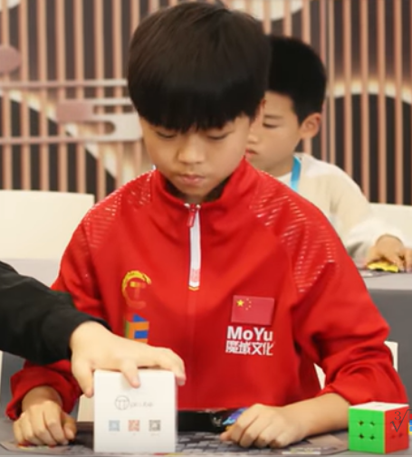 YiHeng Wang gets the first ever sub-4 second 3x3 average